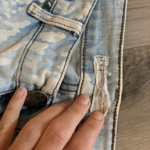 Free People RARE Bali Jeans Bleached Flared Bell Bottoms Boho Hippy Pants 25 - Picture 11 of 13